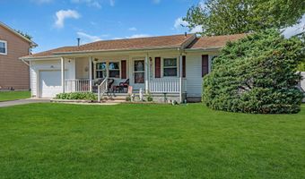 27 Carver St, Bayville, NJ 08721