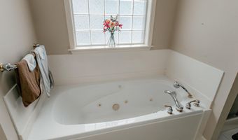 1808 Forrest Park Dr, Arkadelphia, AR 71923