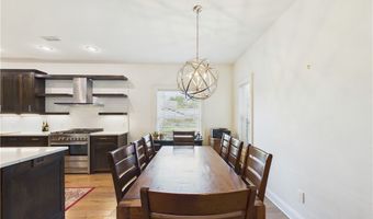 616 2nd St, Bentonville, AR 72712