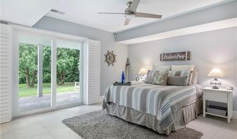 100 Algonquin Rd 13, Narragansett, RI 02882