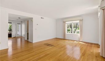 15 Hammersmith Rd 30A, Newport, RI 02840