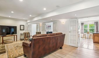 9201 LAUREL OAK Dr, Bethesda, MD 20817