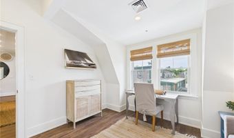 20 E Bowery St 3B, Newport, RI 02840