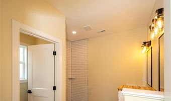 1018 Bluestem Cir, Baldwin City, KS 66006