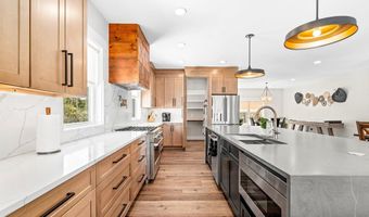 70 Sunset Dr, Belmont, NH 03220