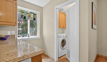 204 Patterson St, Ashland, OR 97520