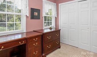 6 Oak Grove Rd, Arden, NC 28704