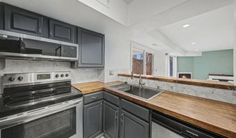 300 Briarcrest Dr 140, Ann Arbor, MI 48104