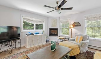 49 Hadlock Rd, Falmouth, ME 04105
