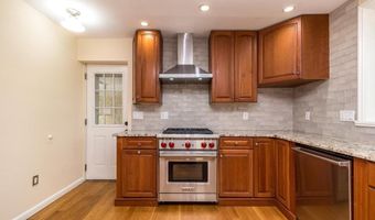 1901 ACORN Ln, Abington, PA 19001
