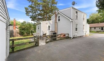 34 Platt St, Bristol, RI 02809