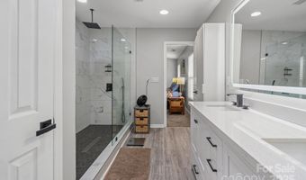 3902 Larkhaven Village Dr, Charlotte, NC 28215
