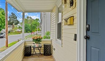 40 Glen St, East Providence, RI 02915