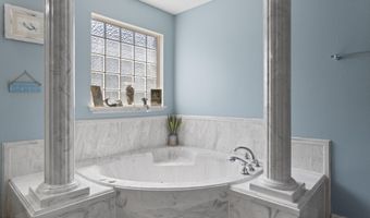 2303 Rue Maison, Biloxi, MS 39532