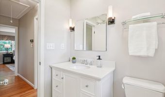 2647 S KENT St, Arlington, VA 22202