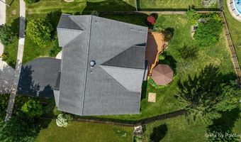 2317 Barrett Dr, Algonquin, IL 60102