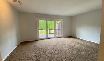 515 Ponds Edge Ln, Allentown, PA 18104