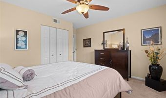 21 Meadowbrook Country Club Est, Ballwin, MO 63011