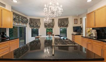 29 Sunset Rd S, Albertson, NY 11507