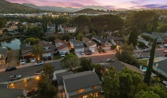 30729 Lakefront Dr, Agoura Hills, CA 91301