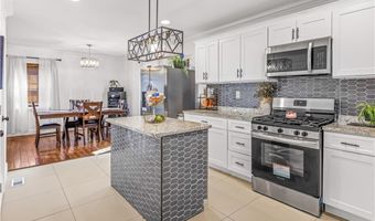 14 S Fairview St, Johnston, RI 02919