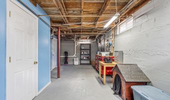 328 W Hollis St, Nashua, NH 03060