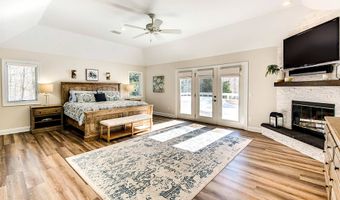 16 Woodedge Cir, Amagansett, NY 11930
