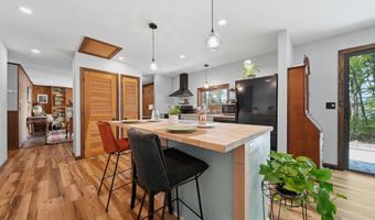 4 Clark Island Rd, Amherst, NH 03031