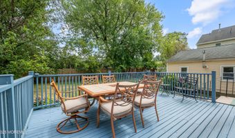 125 Eighth St, Belford, NJ 07718