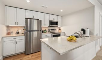 24596 WATEROAK Pl, Aldie, VA 20105