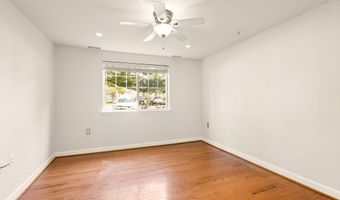 4089 S FOUR MILE RUN Dr 201, Arlington, VA 22204