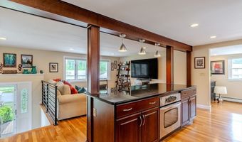 13 Lantern Ln, Billerica, MA 01821