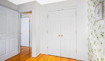 534 WINDING ROSE Dr, Rockville, MD 20850