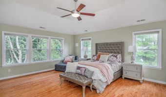 73 Lawrence Ave 73, Danbury, CT 06810