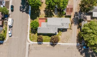 222 8th St, Carlin, NV 89822