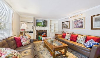 23 Elmwood Dr, Berkley, MA 02779