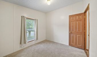 948 Savannah River Dr, Adrian, MI 49221