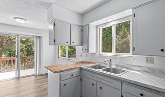 682 Chestnut St, Ashland, OR 97520