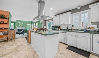 1 SOUTHDOWN Dr, Andover, NJ 07848