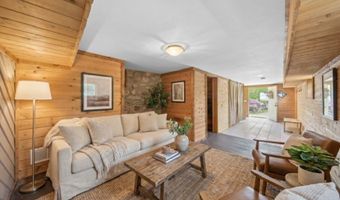 1052 Lakeside Dr E, Alloway, NJ 07422