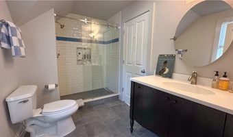 208 Chapel St, Block Island, RI 02807