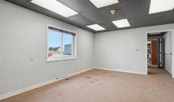 301 Old Dubuque Rd D, Anamosa, IA 52205