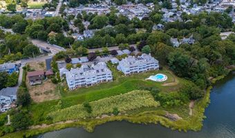 152 Crompton Ave 12, East Greenwich, RI 02818