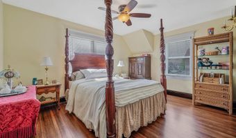 33 S Bay Ave, Amityville, NY 11701