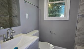 405 34TH St SE 4, Washington, DC 20019