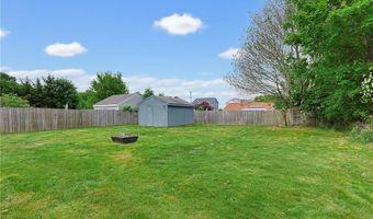 29 Rosedale Dr, Bristol, RI 02809