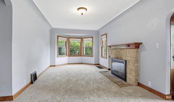 821 S WEIMAR St, Appleton, WI 54915
