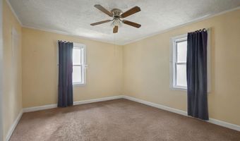 25 Manhattan Ave, Bridgeport, CT 06606