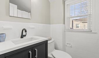 2551 23RD Rd N, Arlington, VA 22207