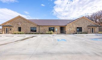 101 Johnson Ranch Ln, Bowie, TX 76230